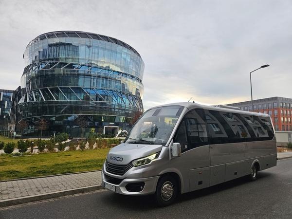 Bus osobowy Iveco Rosero First 2